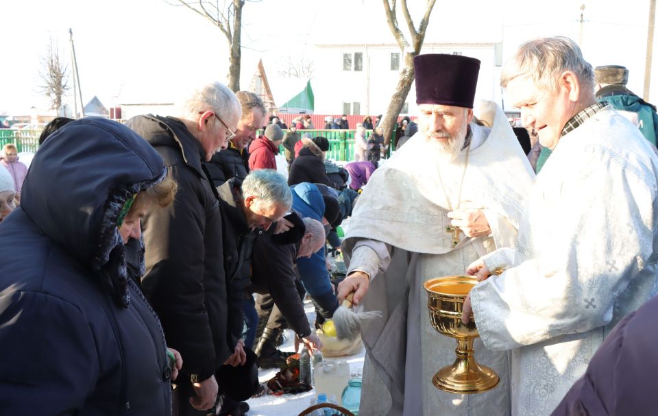 Быховчане отмечают праздник Крещения Господня (фото)