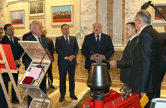 Лукашенко: контроль качества белорусских товаров и услуг будет поставлен на более высокий уровень