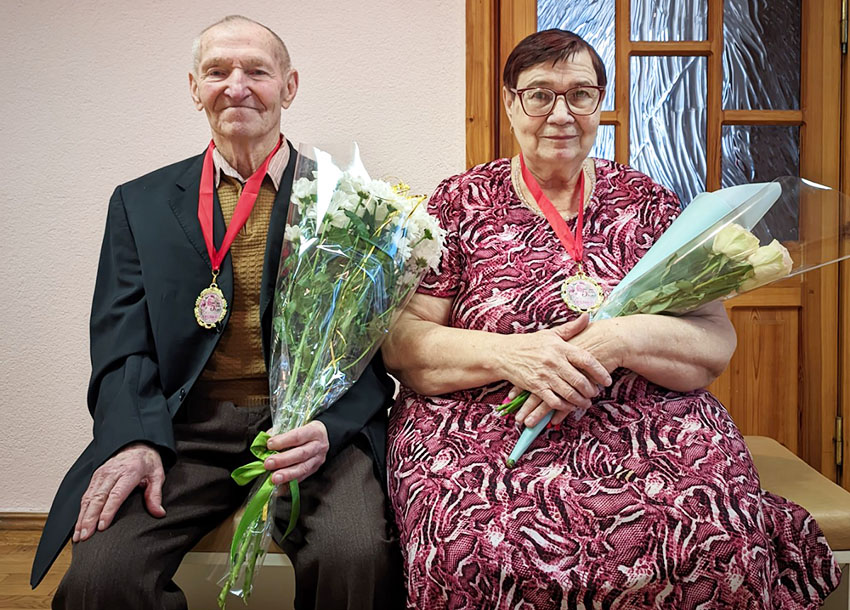 Быховчане Михаил и Галина Павлючковы отметили 55-летие совместной жизни
