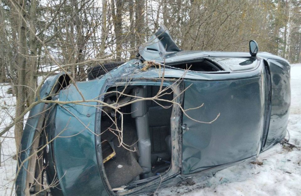 В Могилевском районе опрокинулся автомобиль 38-летнего жителя Быхова
