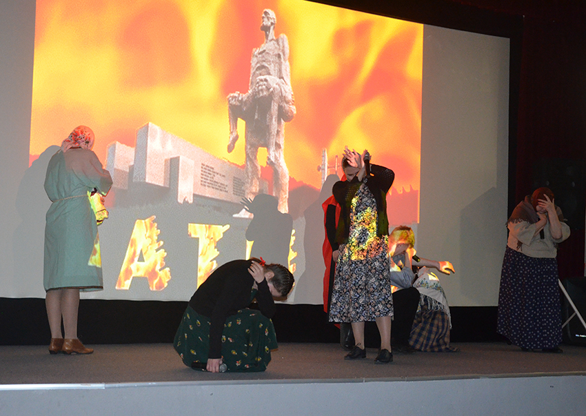 В кинотеатре «Родина» прошло театрализованное представление, приуроченное ко Дню памяти жертв Хатыни