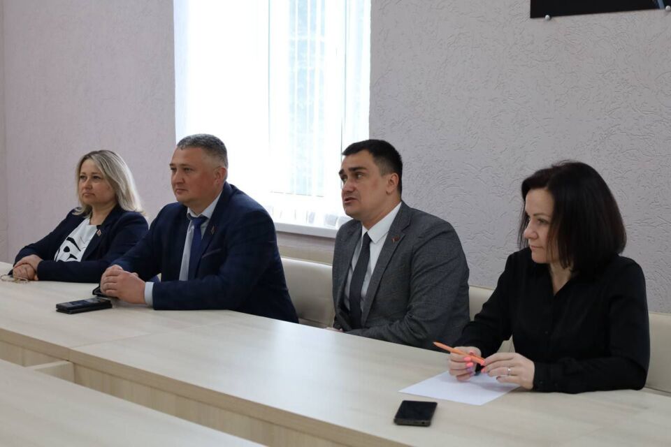 В Быхове прошла встреча председателя райисполкома Александра Киселёва с молодыми специалистами