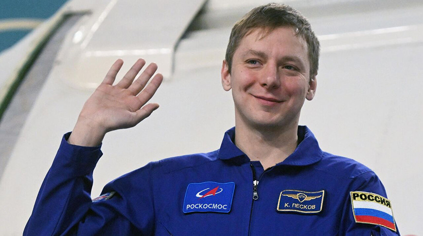 Корабль Crew Dragon с российским космонавтом Песковым вернулся на Землю 