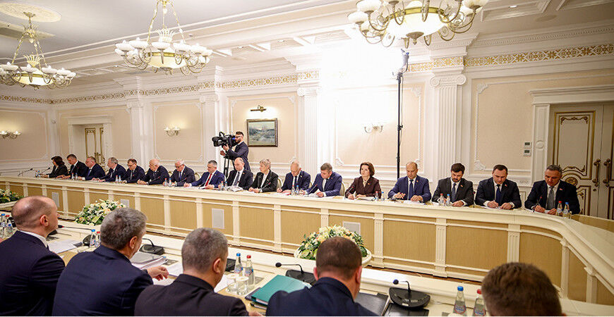 «Пока картина неоднозначная». Лукашенко о работе экономики в 2025 году