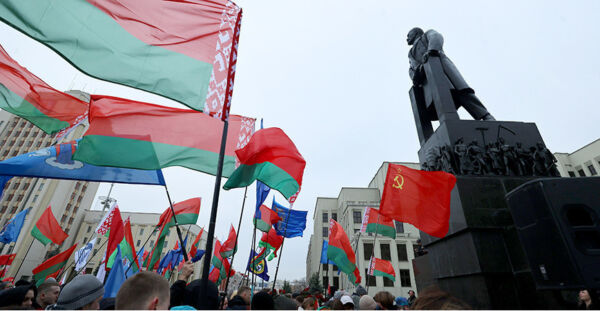 День трудовых достижений и важных открытий. Лукашенко подчеркнул созидательный смысл праздника 7 ноября