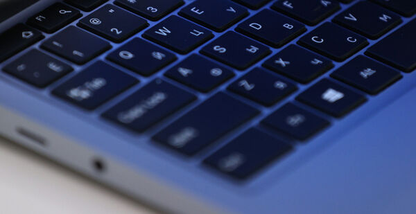 «Упрощает жизнь, но уводит в иллюзорный мир». Ученый оценил плюсы и минусы ИИ