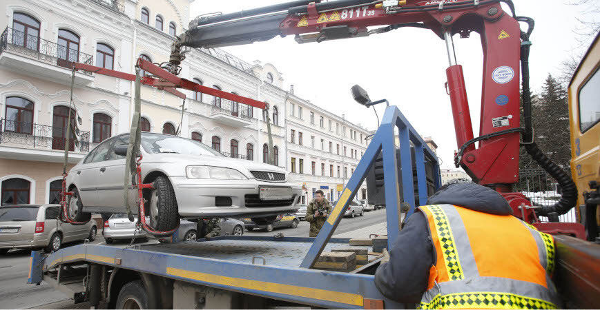 В Беларуси корректируют правила принудительной эвакуации транспорта должников
