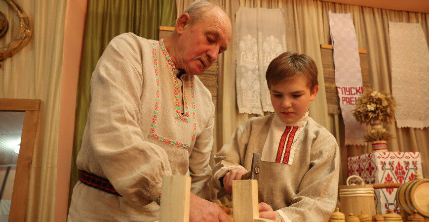 Единственный на Могилёвщине народный мастер бондарного дела хранит традиции предков