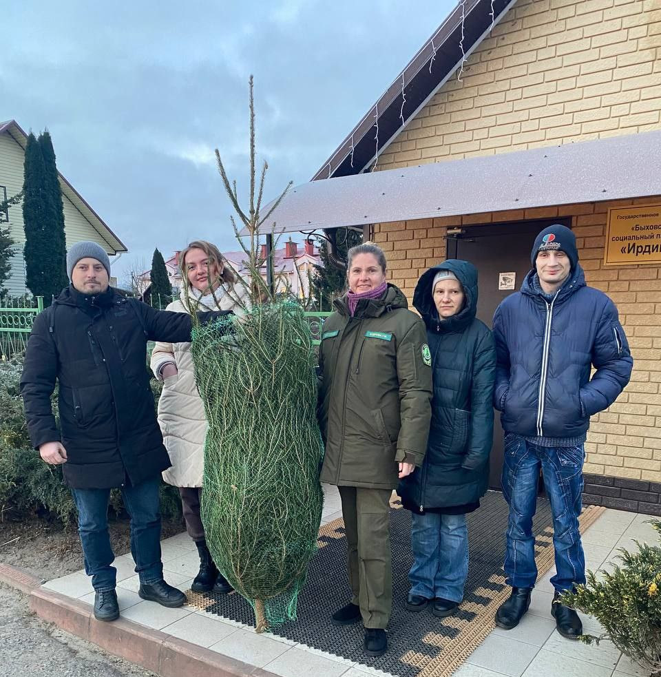 Праздничная ёлка от лесхоза — добрая традиция продолжается в Быхове