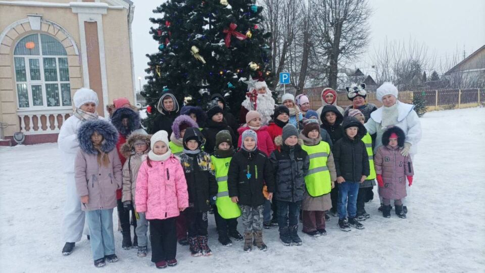 Как принимает гостей сказочная резиденция Деда Мороза в Быхове