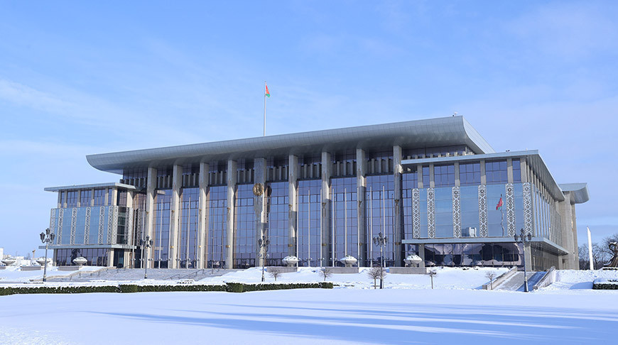 Лукашенко подписал указ о квалификационном экзамене для поступающих на госслужбу