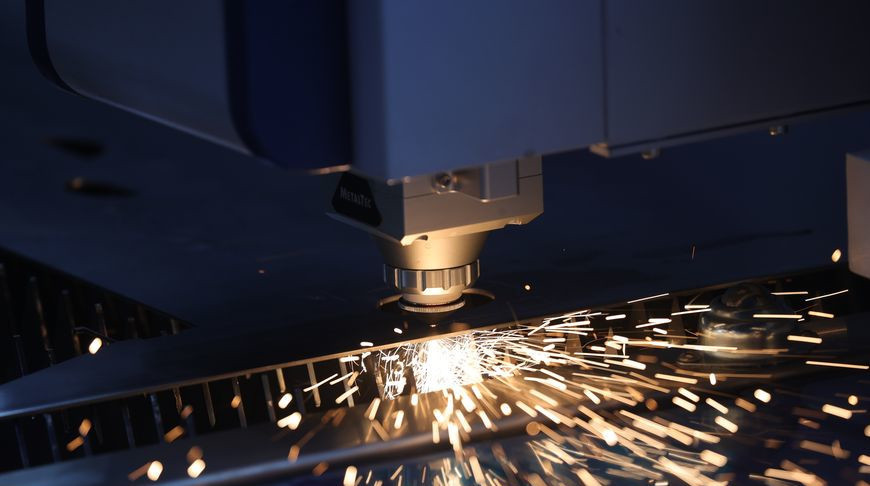 Китай к 2027 году хочет обеспечить безопасные поставки ключевых ИИ‑технологий для промышленности