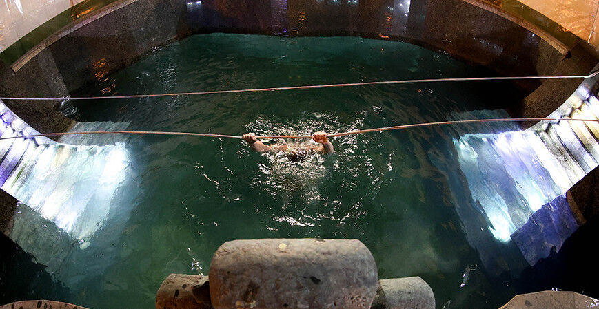 Как безопасно окунуться в прорубь на Крещение: инструкция от спасателя МЧС