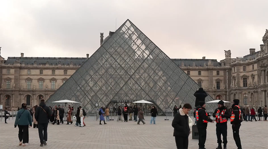 Лувр в Париже закрыт для посетителей из-за продолжающейся забастовки сотрудников