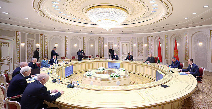 Лукашенко дал совет энергетикам в морозы: «Лучше 20 градусов в доме, чем прорыв теплотрассы»