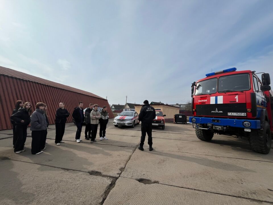 В Быхове спасатели провели профориентационную встречу со школьниками