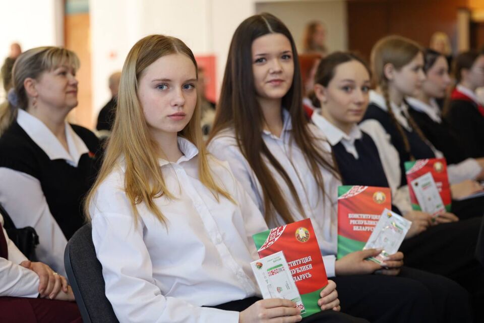 В Быхове вручили паспорта в рамках акции «Мы — граждане Беларуси!». ФОТО+ВИДЕО