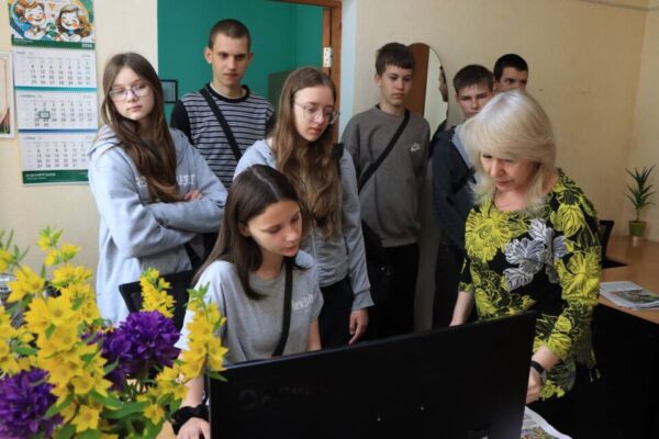 Учащиеся ГУО «СШ №3 г. Быхова им. Н.Т. Москалькова» посетили редакцию газеты «Маяк Прыдняпроўя»