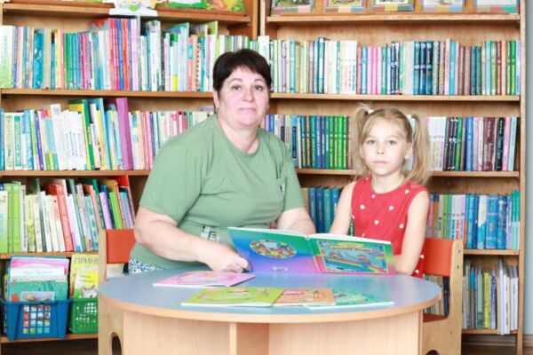 Библиотекарь из Мокрого: Елена Ковалева и ее 300 друзей-читателей