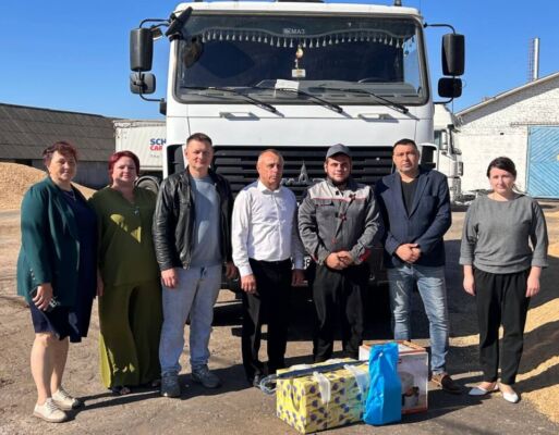 Помощь на жатве: водителя «Могилевводстроя» отметили наградой