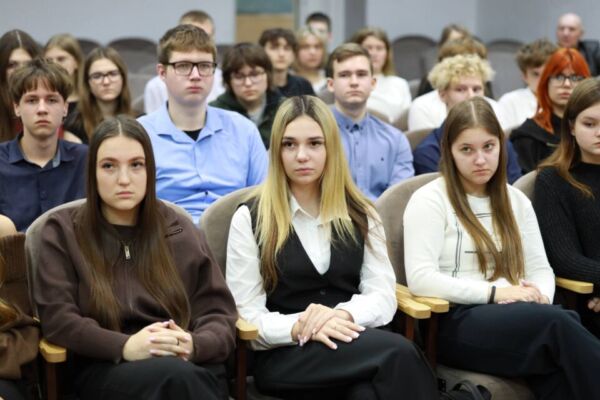 В гимназии Быхова прошла профориентационная встреча для старшеклассников района